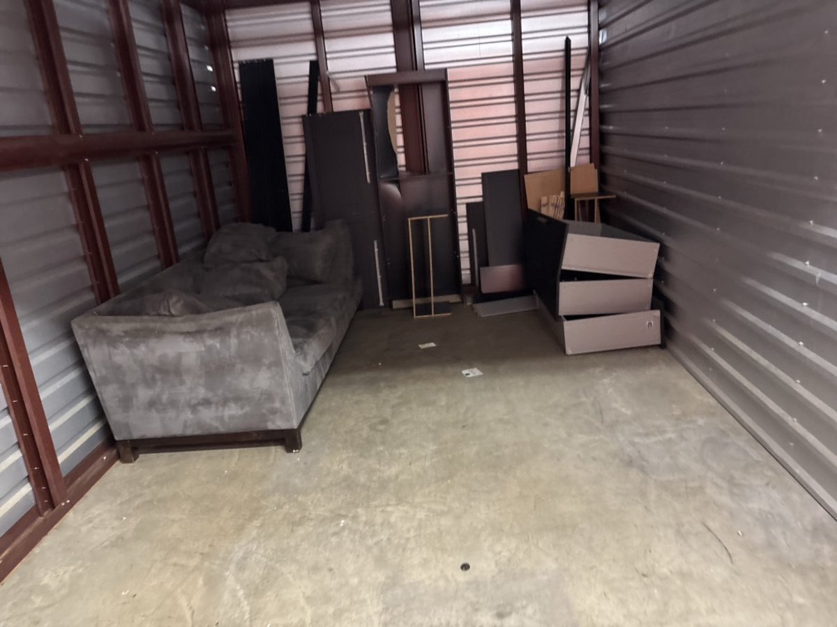 10 x 15 storage unit in St Louis, MO
