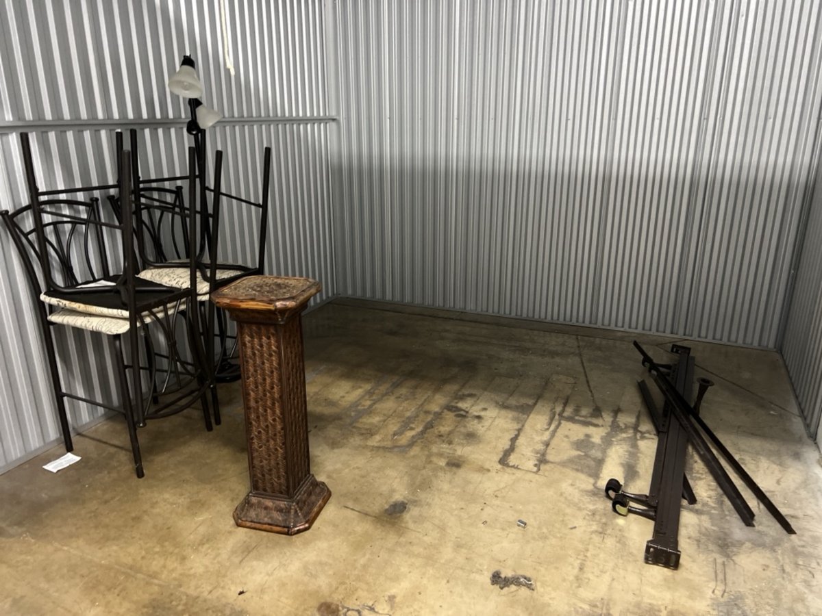 10 x 10 storage unit in Grafton, WI