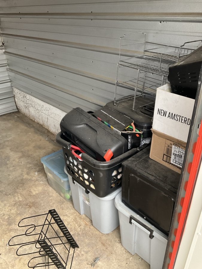 6 x 10 storage unit in Memphis, TN