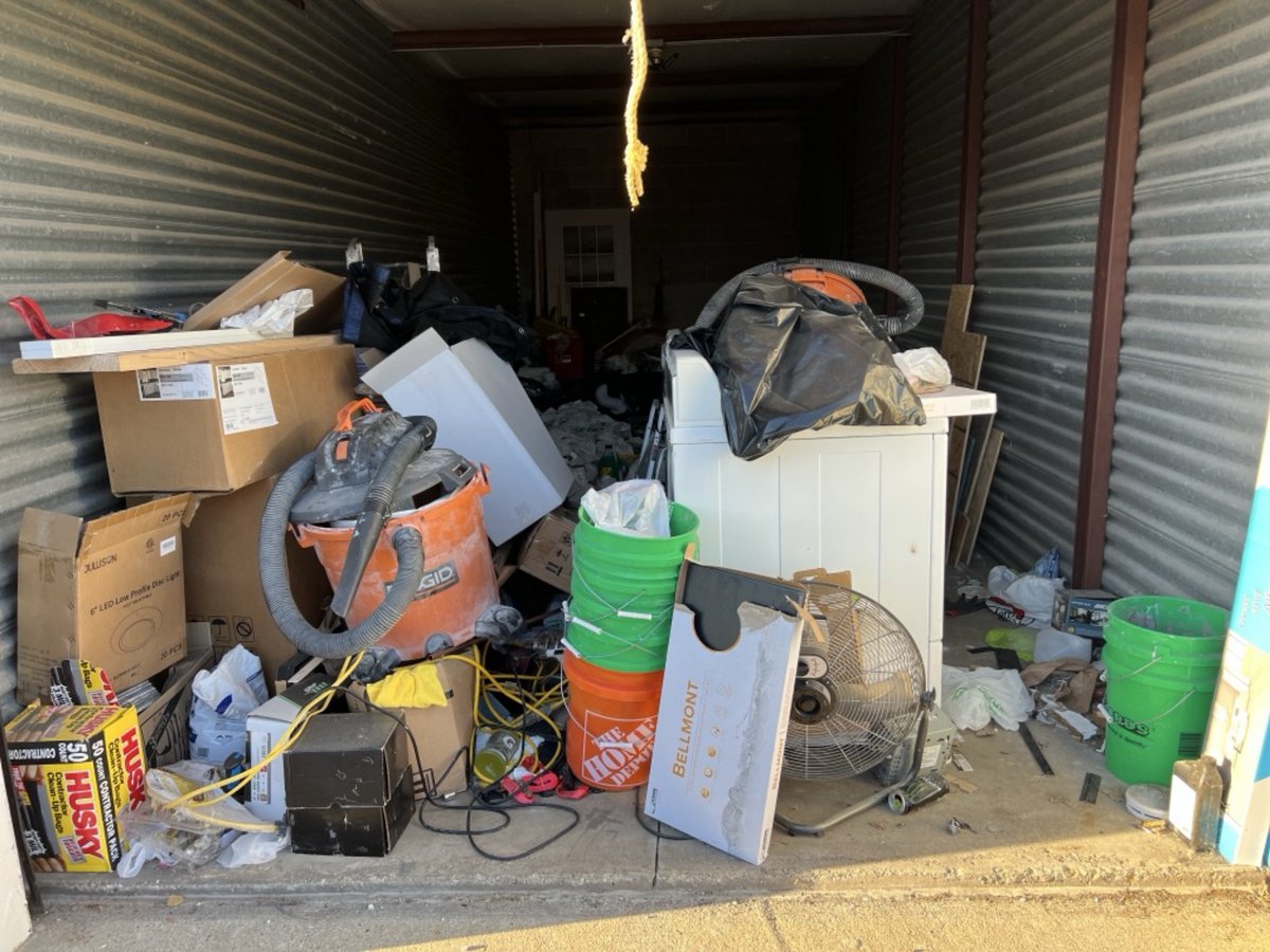 10 x 30 storage unit in Milwaukee, WI