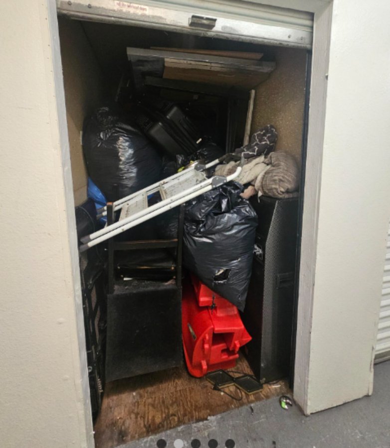 5 x 10 storage unit in Inglewood, CA
