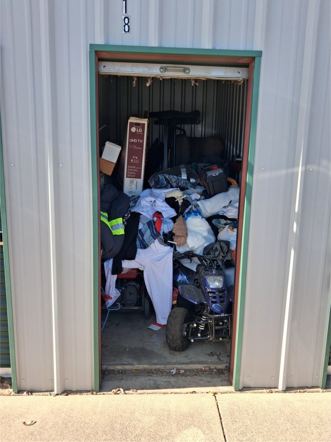 5 x 10 storage unit in Henderson, TX