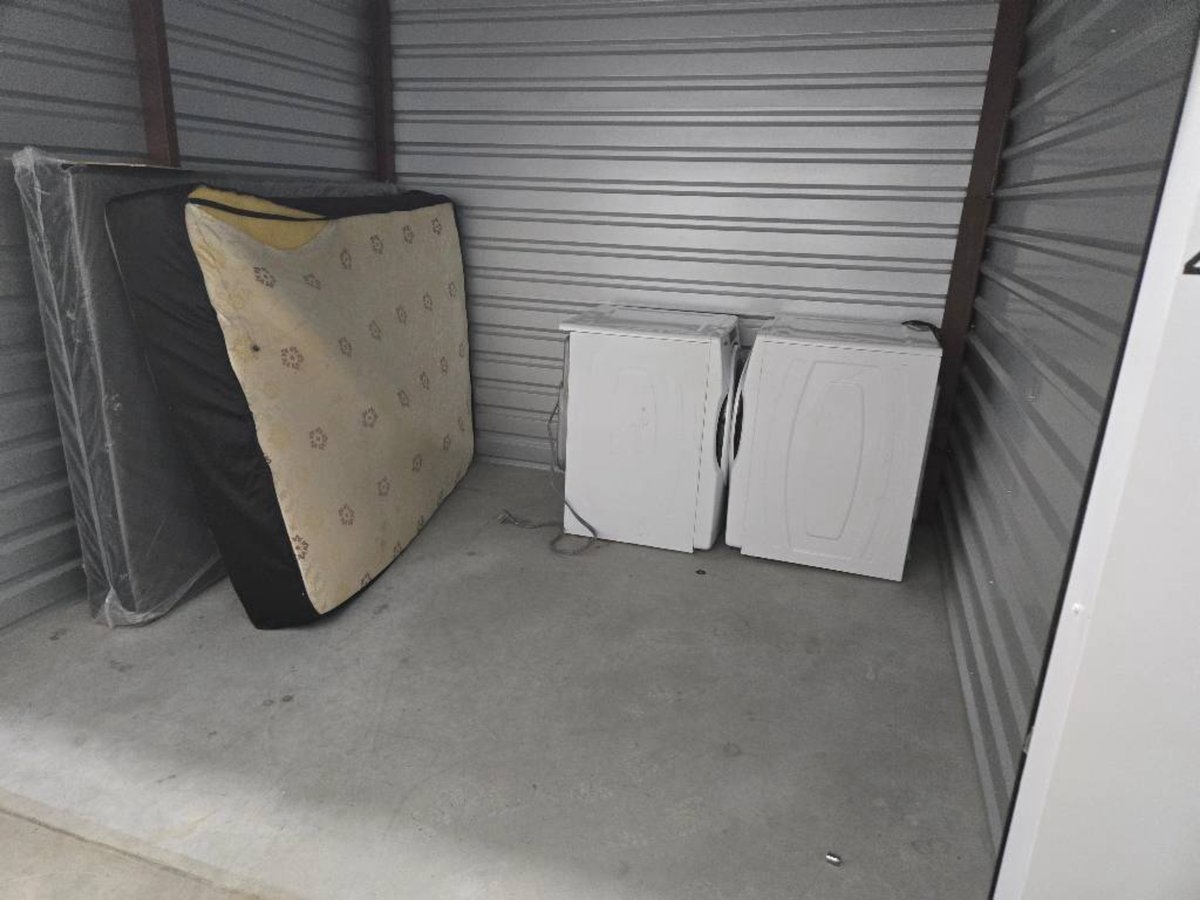 10 x 10 storage unit in Duncanville, TX