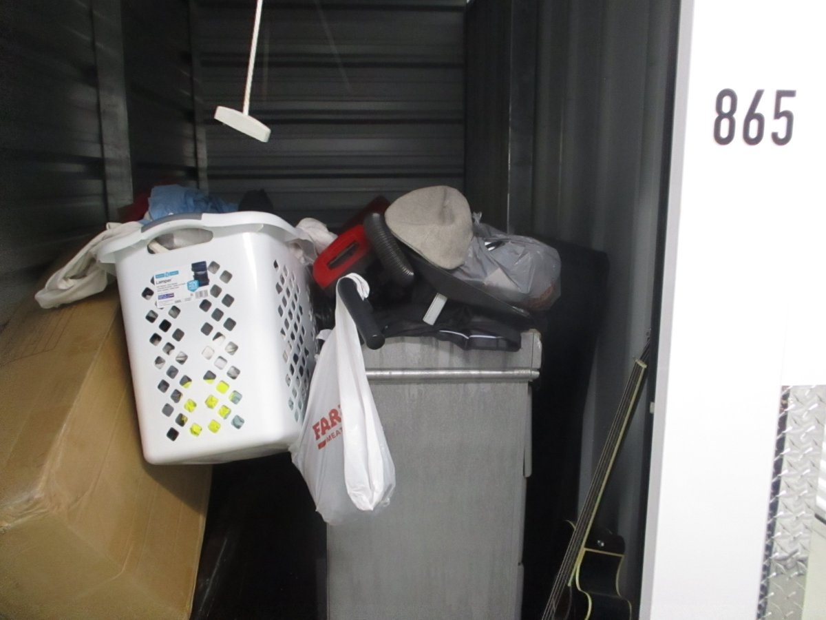 5 x 10 storage unit in Urbandale, IA