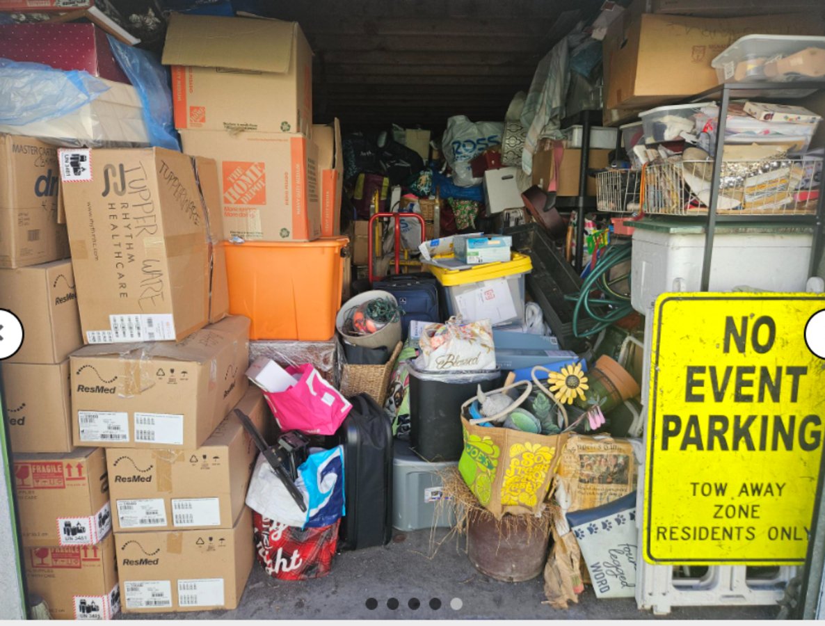 10 x 24 storage unit in Inglewood, CA