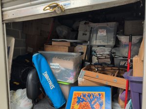 10 x 10 storage unit in Lombard, IL