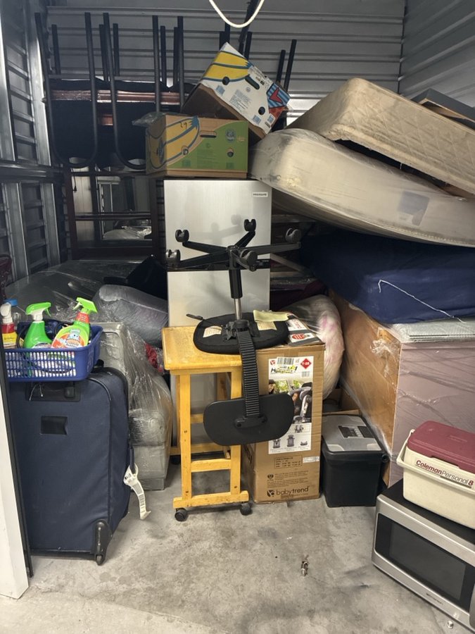 10 x 11 storage unit in Las Vegas, NV