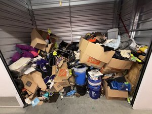 10 x 5 storage unit in Chatsworth, CA
