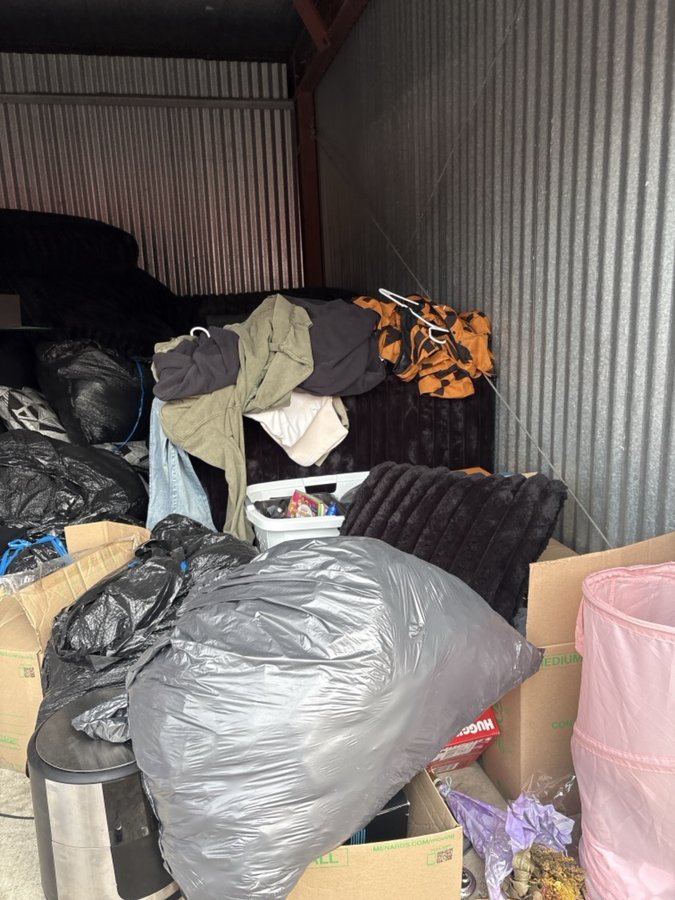 10 x 15 storage unit in Lansing, IL