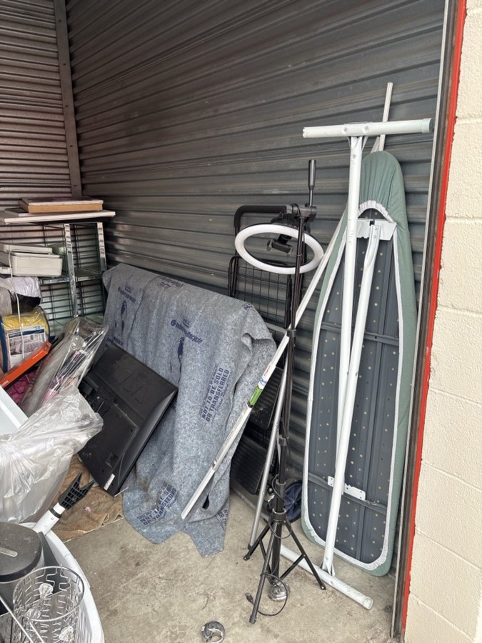 10 x 10 storage unit in Alsip, IL