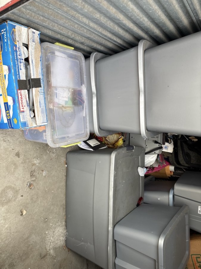 7 x 10 storage unit in Alsip, IL