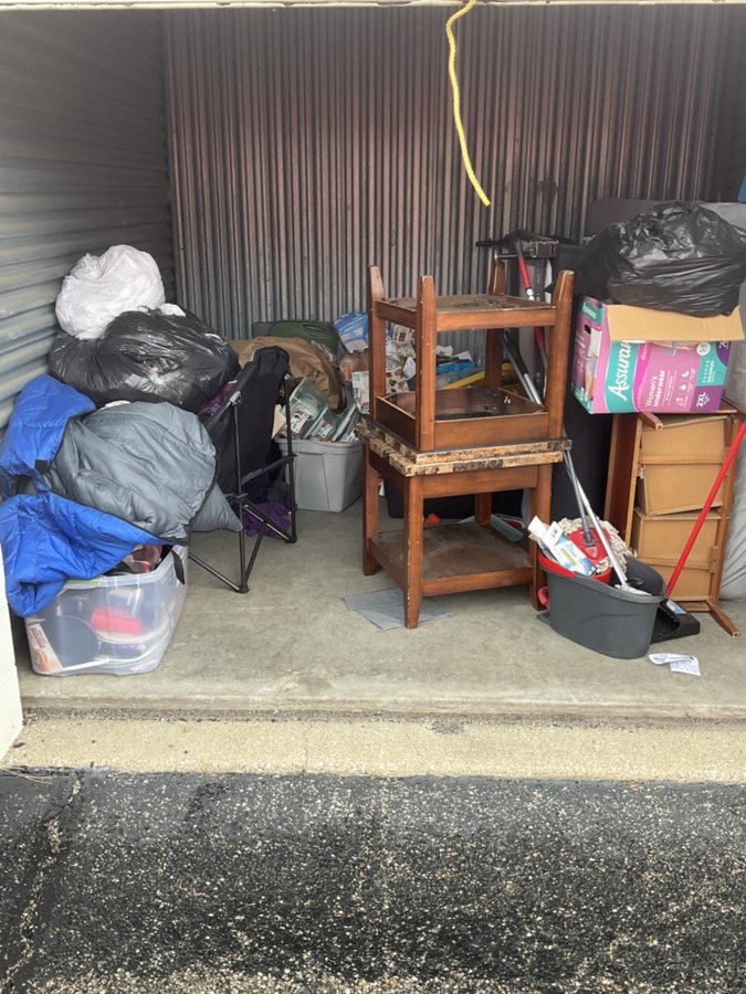 10 x 10 storage unit in Louisville, KY