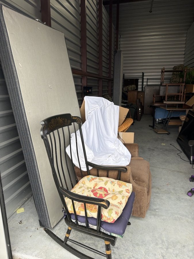 10 x 30 storage unit in Chesapeake, VA