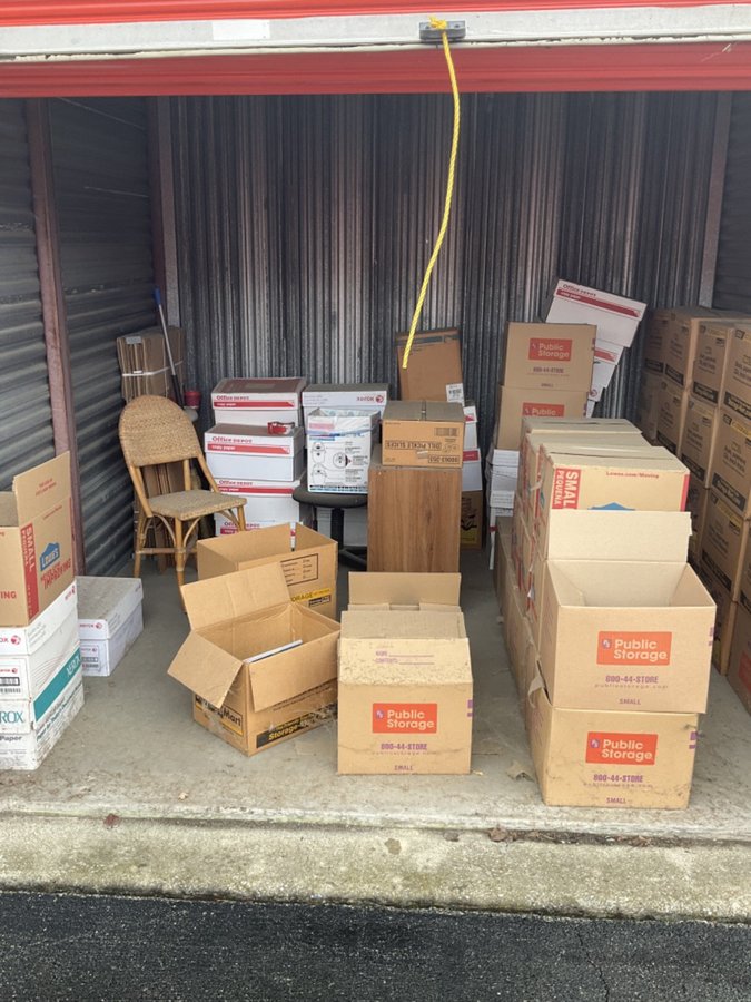 10 x 10 storage unit in Louisville, KY