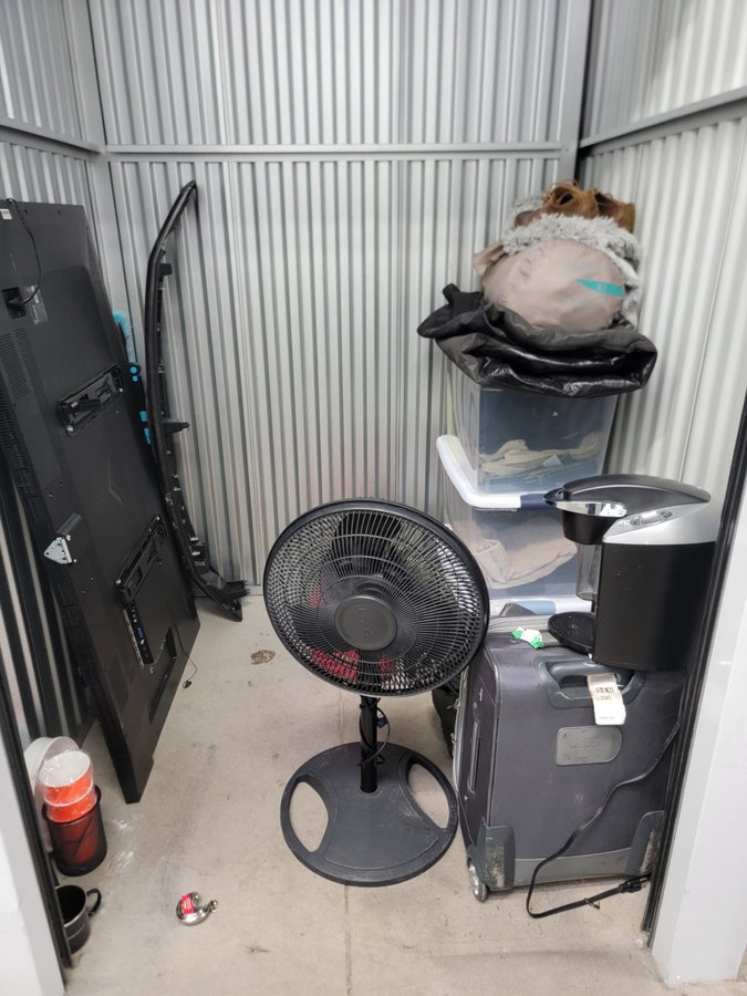 5 x 5 storage unit in Englewood, CO