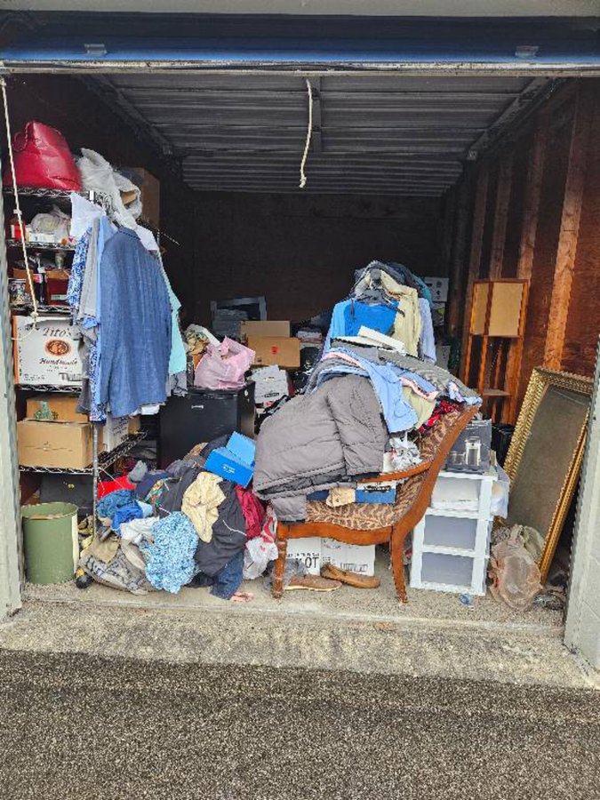 10 x 15 storage unit in Clarksville, IN