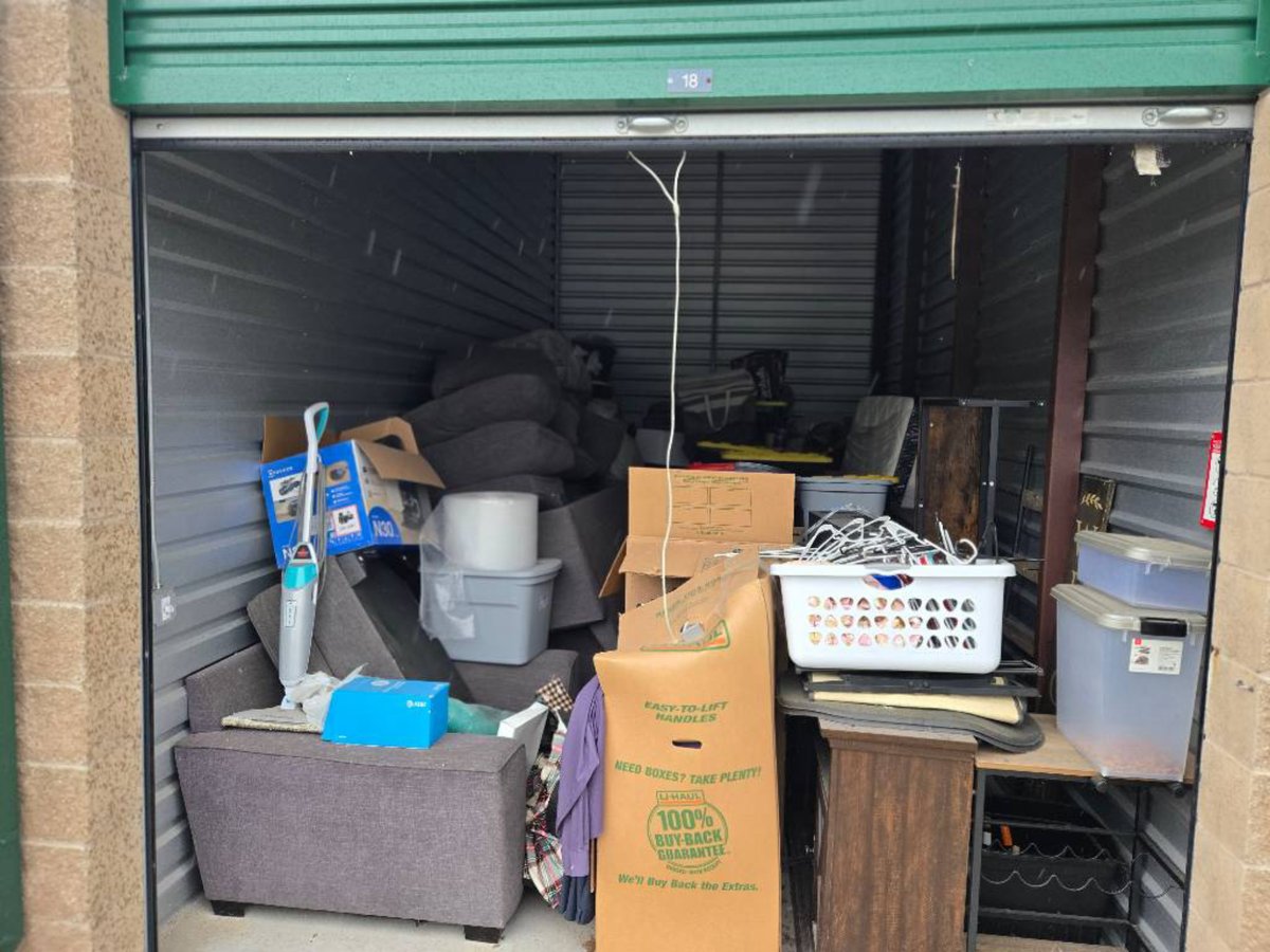 10 x 20 storage unit in Clinton Township, MI