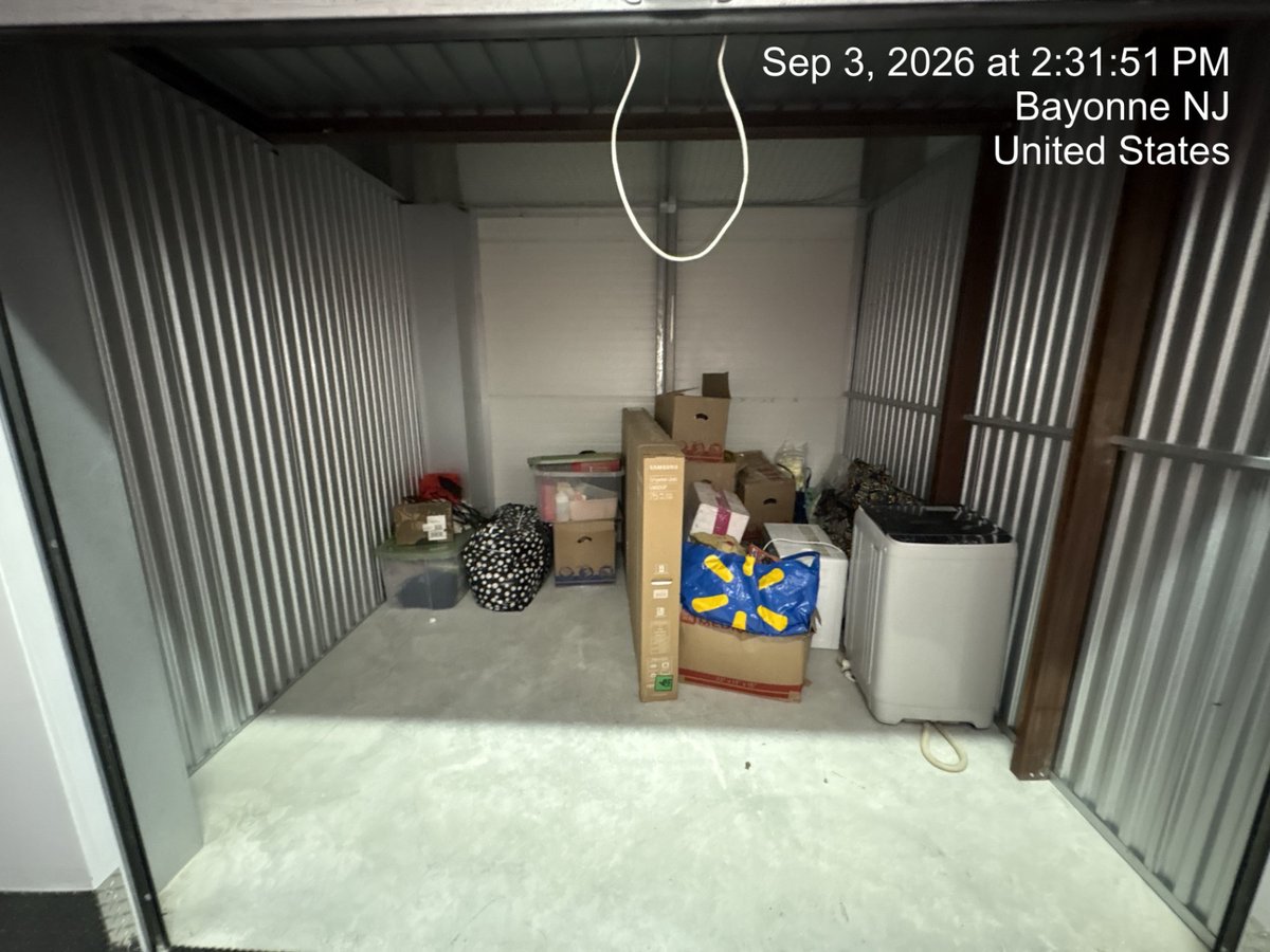 10 x 10 storage unit in Bayonne, NJ