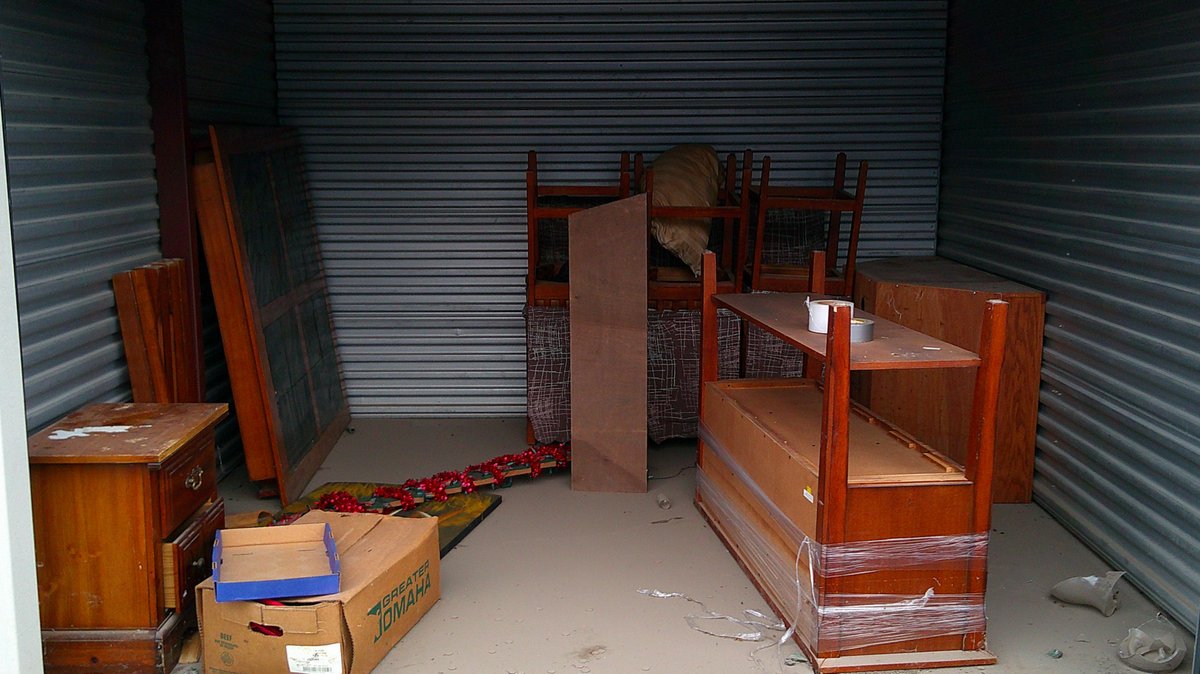 10 x 10 storage unit in Lincoln, NE
