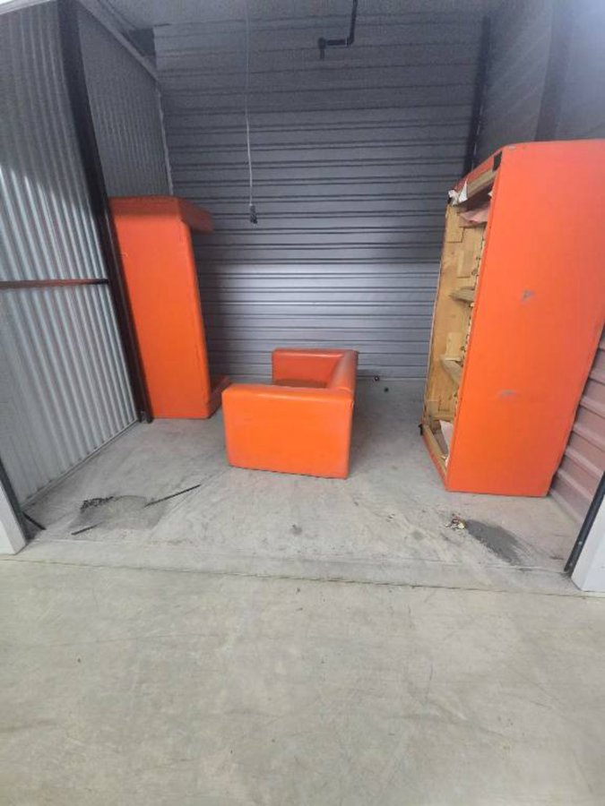 10 x 10 storage unit in San Antonio, TX