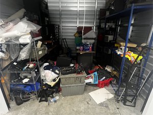10 x 10 storage unit in Signal Hill, CA