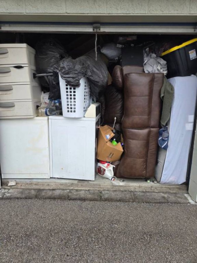 8 x 10 storage unit in Clarksville, IN
