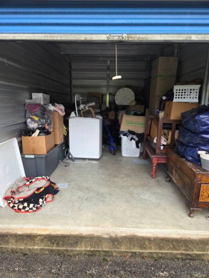 10 x 20 storage unit in Sellersburg, IN