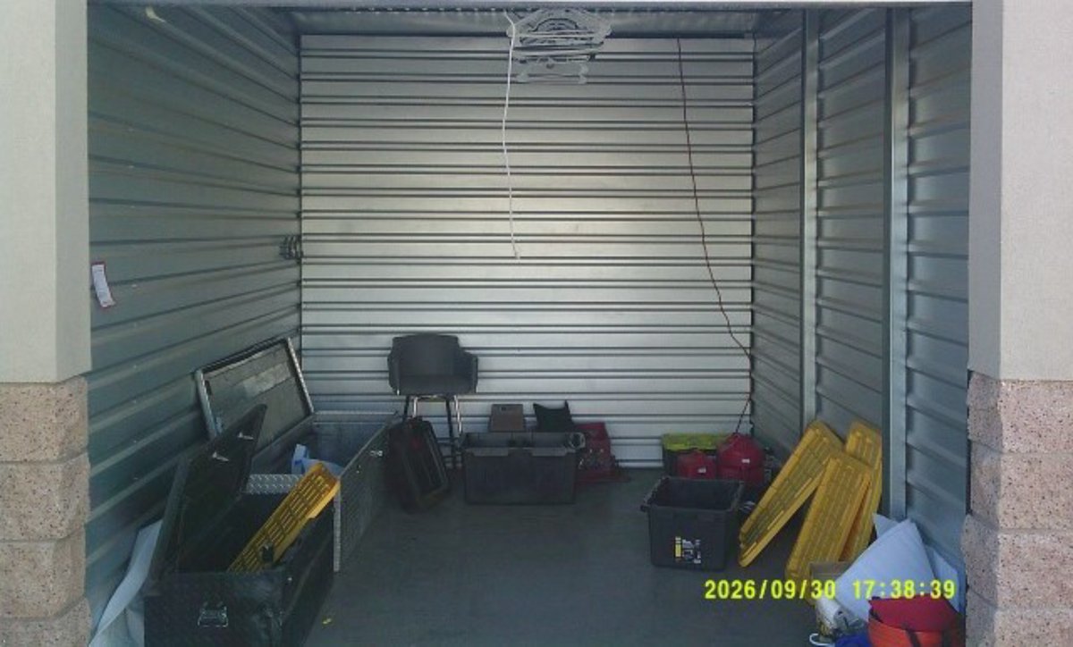 10 x 15 storage unit in Peoria, AZ