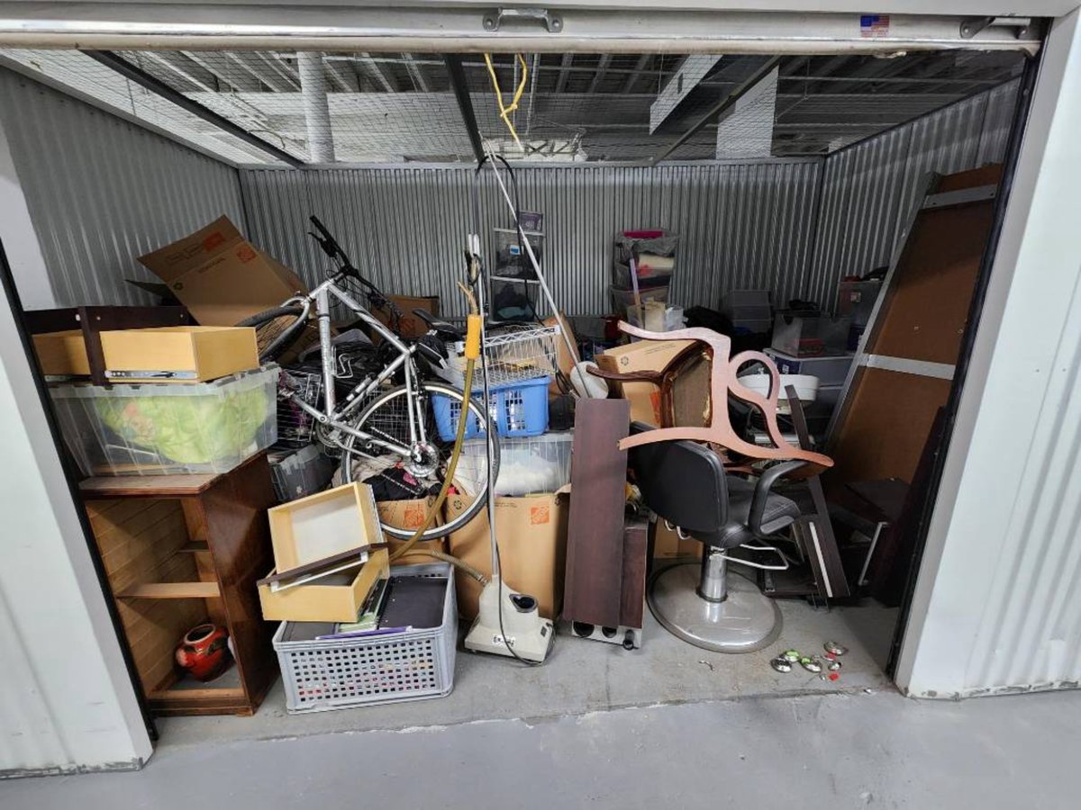 10 x 17 storage unit in Chicago, IL