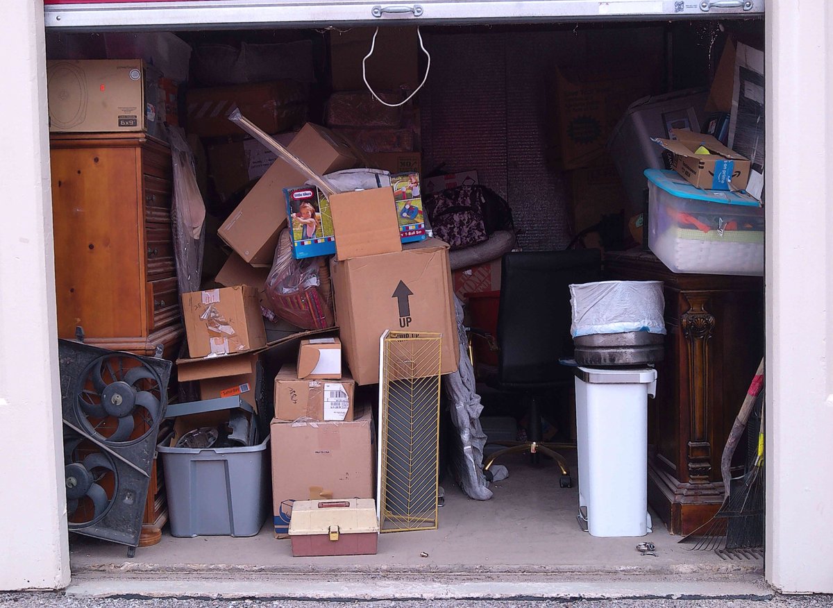 10 x 10 storage unit in Tucson, AZ