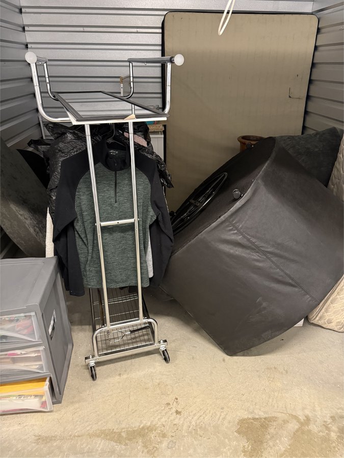 10 x 10 storage unit in Olathe, KS