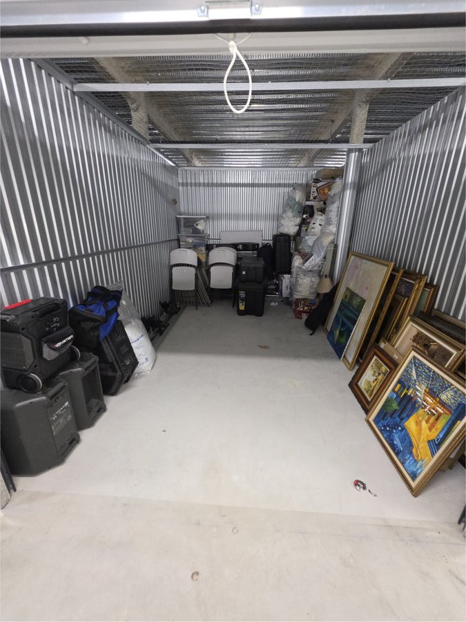 10 x 15 storage unit in Miami, FL