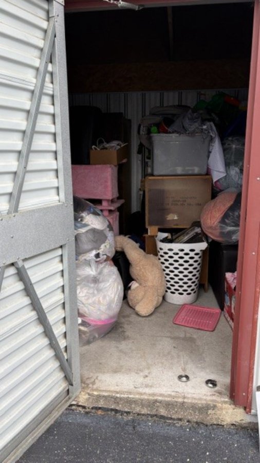 10 x 10 storage unit in Jefferson City, MO