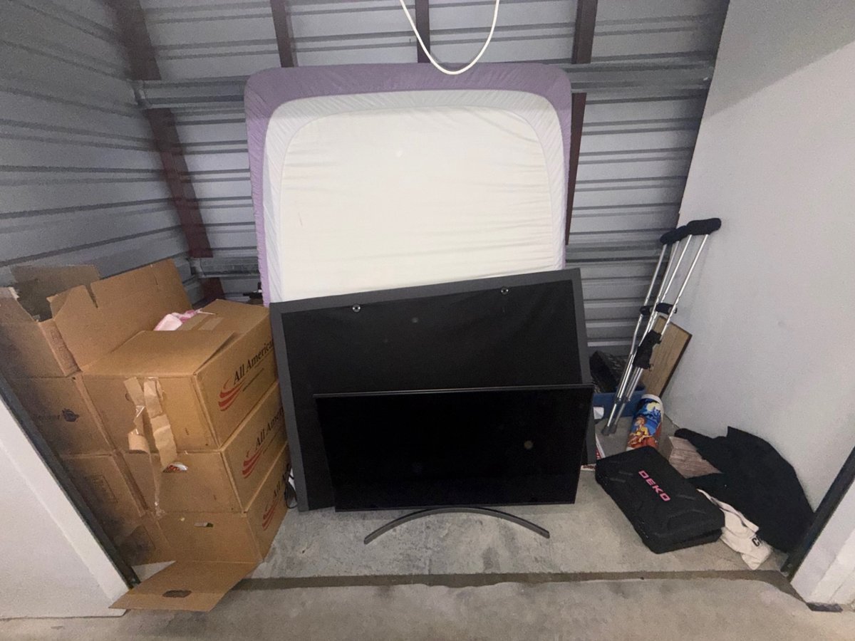 10 x 5 storage unit in Clayton, NC