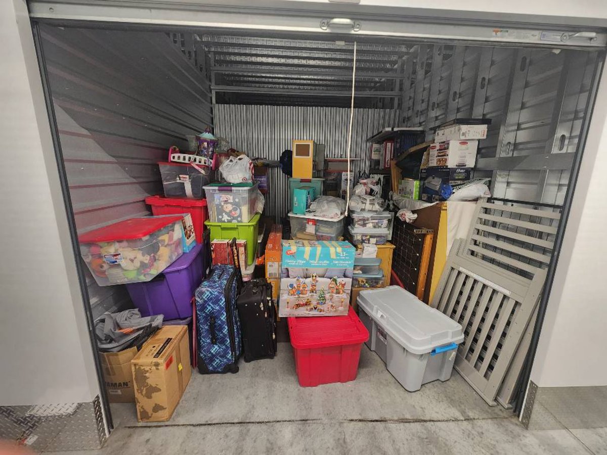 10 x 10 storage unit in Ellisville, MO