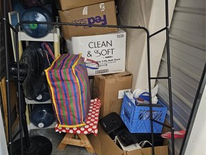 5 x 10 storage unit in Pacific, WA