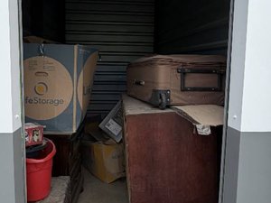 5 x 10 storage unit in Round Rock, TX