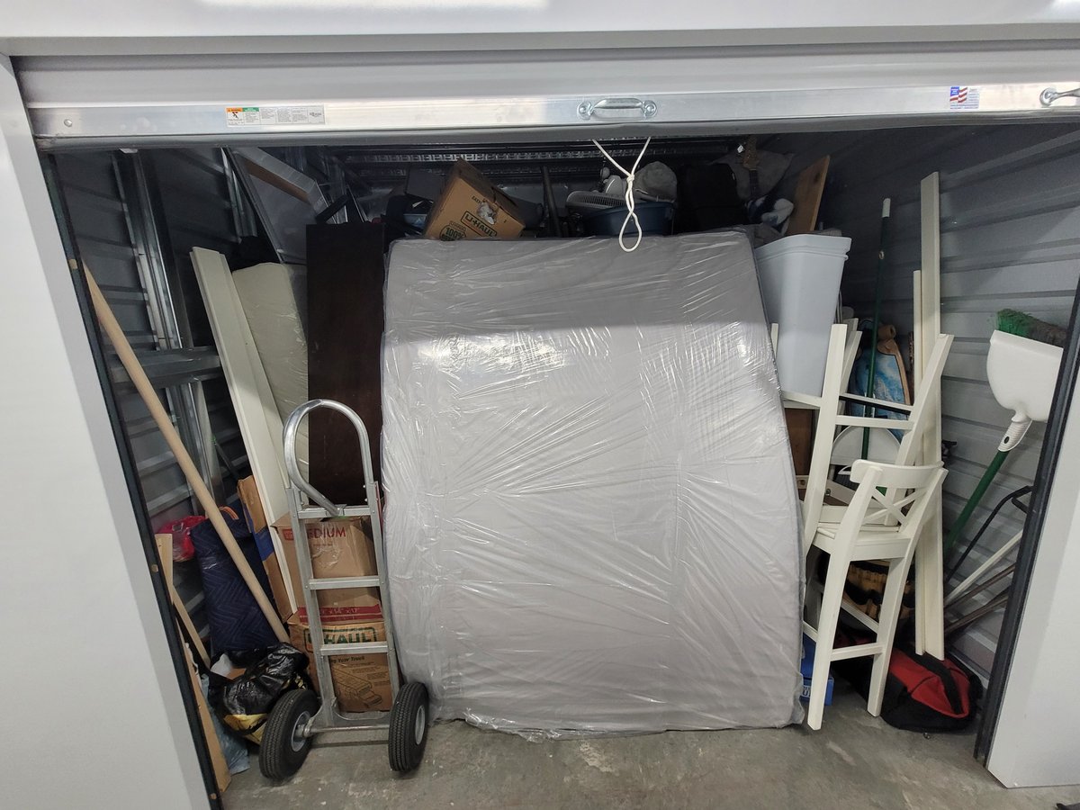 10 x 10 storage unit in Lacey, WA