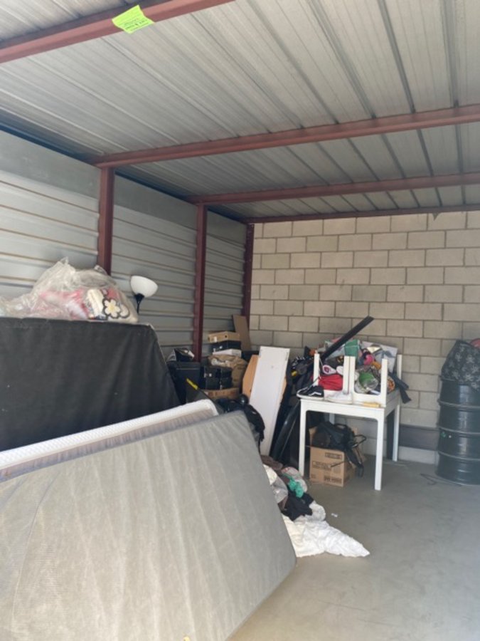 10 x 20 storage unit in Mentone, CA