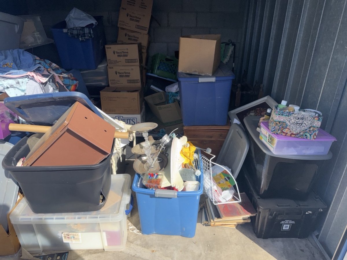 10 x 10 storage unit in Phoenix, AZ