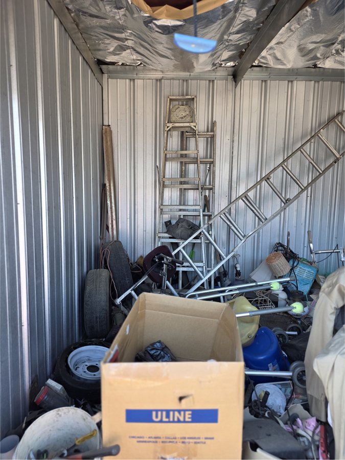 10 x 10 storage unit in Tucson, AZ