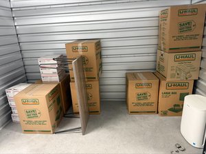 5 x 10 storage unit in Las Vegas, NV