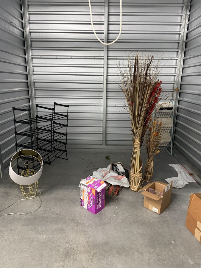 10 x 10 storage unit in Las Vegas, NV