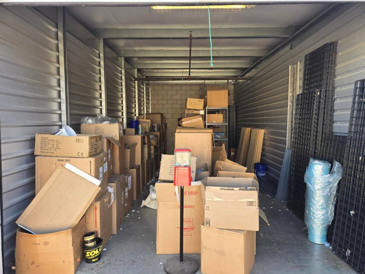 12 x 30 storage unit in Murrieta, CA