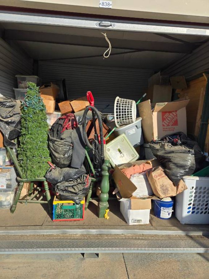 10 x 10 storage unit in Murrieta, CA