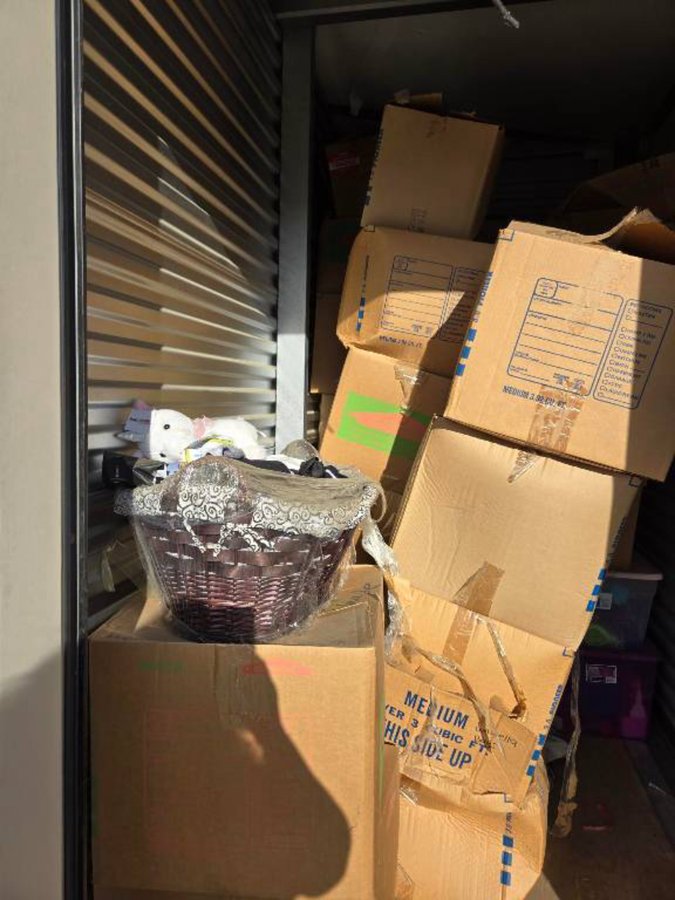 5 x 10 storage unit in Murrieta, CA