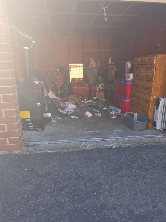10 x 16 storage unit in Salem, OR