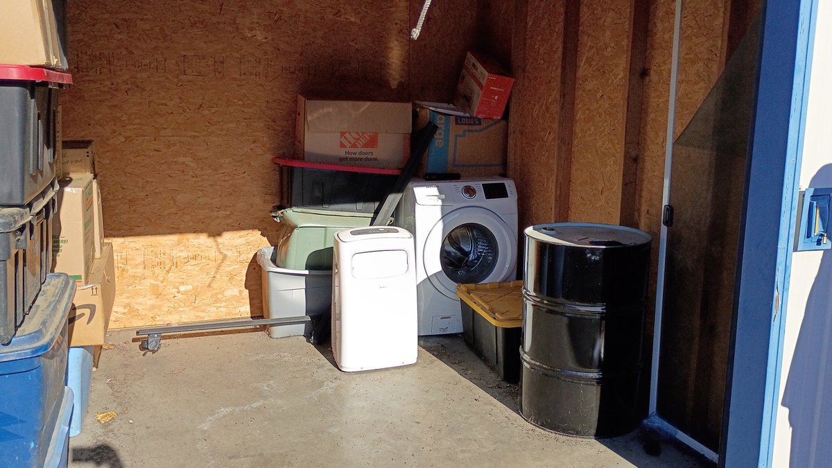 10 x 10 storage unit in Spanaway, WA
