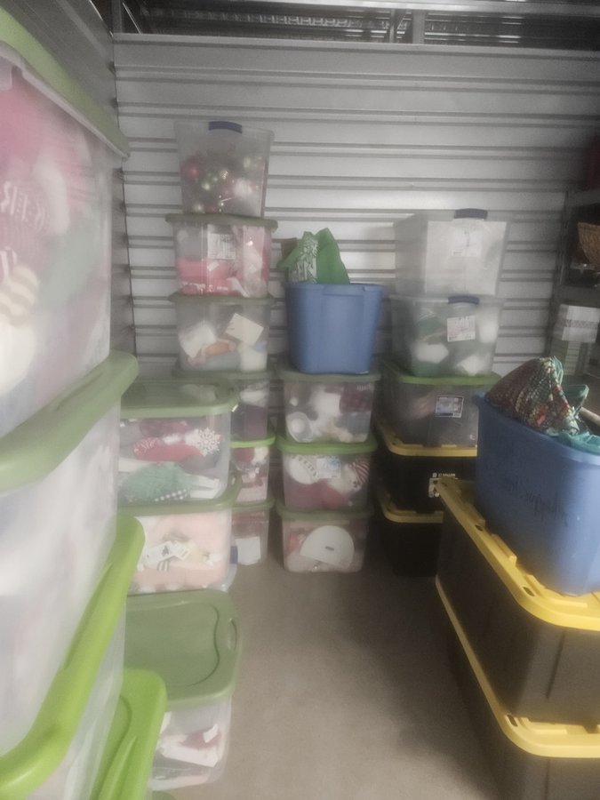 10 x 10 storage unit in Orlando, FL