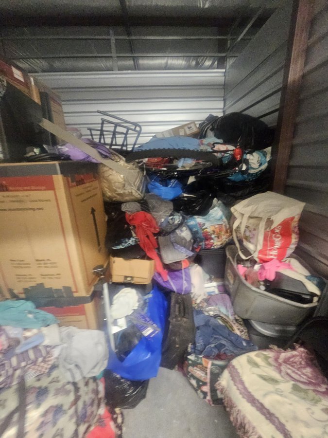 10 x 10 storage unit in Orlando, FL